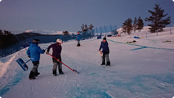 preparering-skicrossbana.jpg preparering-skicrossbana.jpg